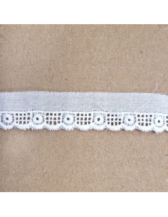 Tira bordada 3337 (1,80 cm), metro
